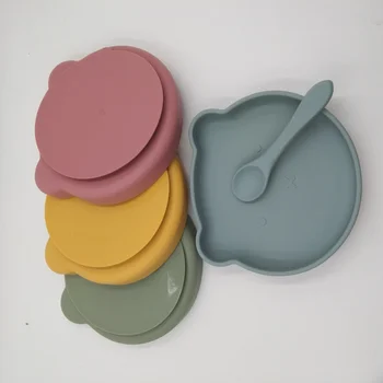 Yeni Renkler Besleme Seti Gıda Sınıfı Silikon Önlükler bebek tabağı kaymaz emme kasesi Çocuklar Sofra Su Geçirmez Plaka BPA Ücretsiz Kaşık