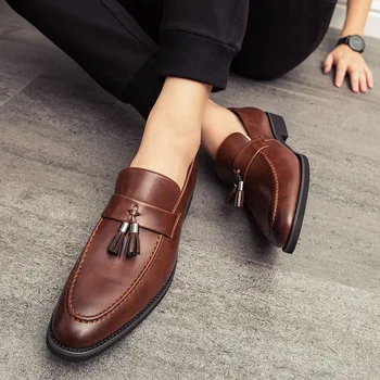 Moda Trendi erkek İş Püskül deri ayakkabı Loafer'lar Dokuma Rahat Yumuşak Erkek Eğlence deri ayakkabı düz ayakkabı üzerinde Kayma