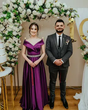 FDY Mağaza Mor Saten balo kıyafetleri Kapalı Omuz Boncuklu Kanat Kat Uzunluk Düğün Parti Elbise Resmi Elbise