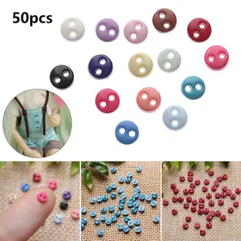 50 Adet 4mm Şeker Renk Mini Düğmeler Dollhoues Minyatür Plastik Tokalar Giyim Dikiş Toka Hediye DIY oyuncak bebek giysileri Aksesuarları