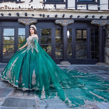 Yeşil Kapalı Omuz Quinceanera Elbise Aplikler Doğum Günü Partisi Törenlerinde Pelerin Pageant Mezuniyet Tatlı 16 Prenses